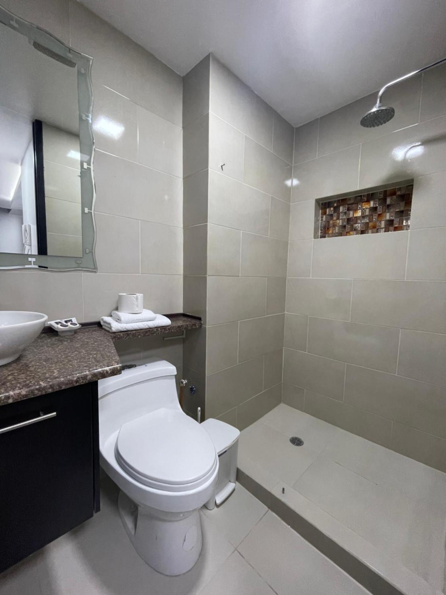 Itsahome Apartments - Torre Aqua キト エクステリア 写真